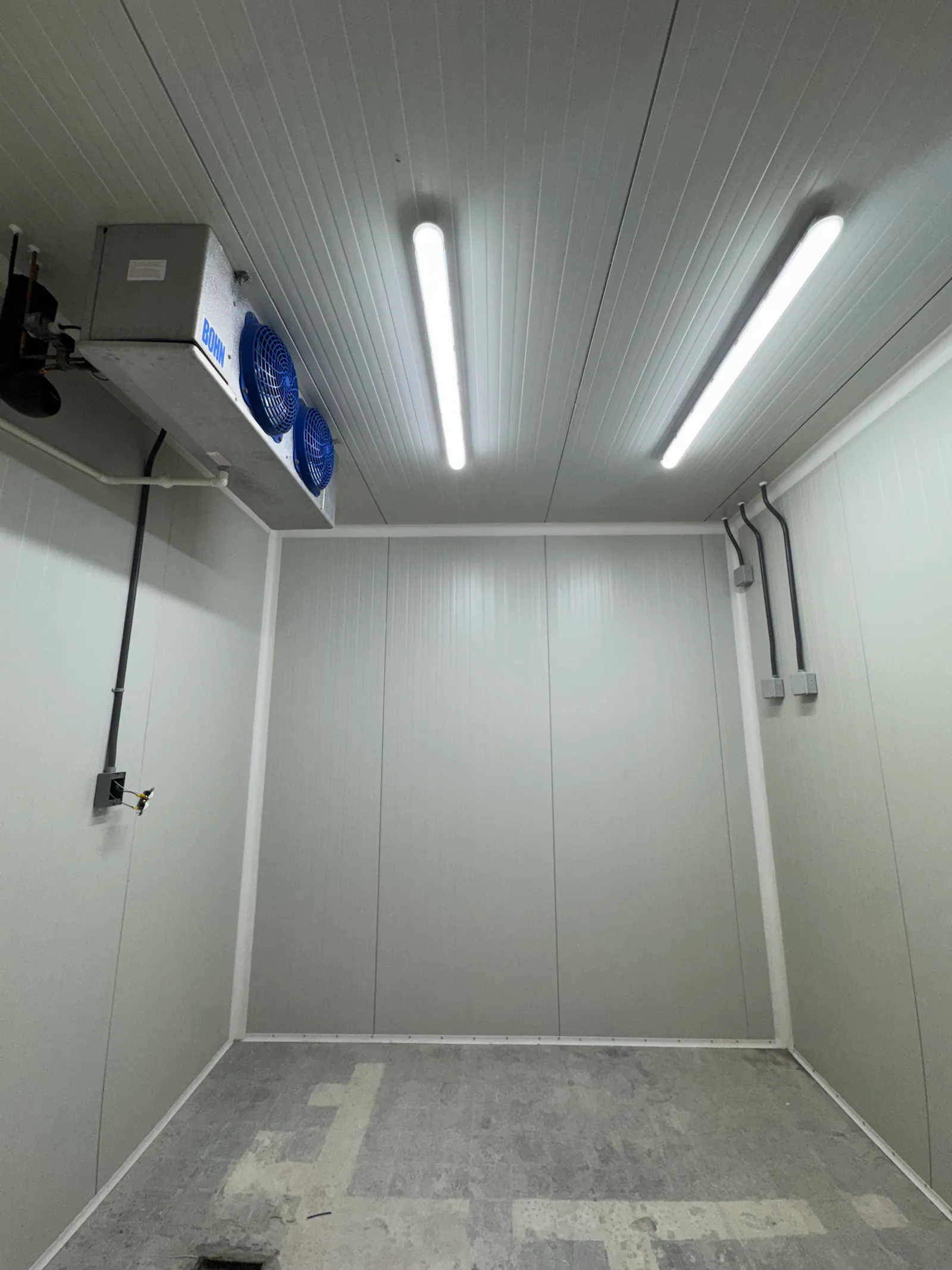 Interior of a cold room with evaporator installed by INPRE